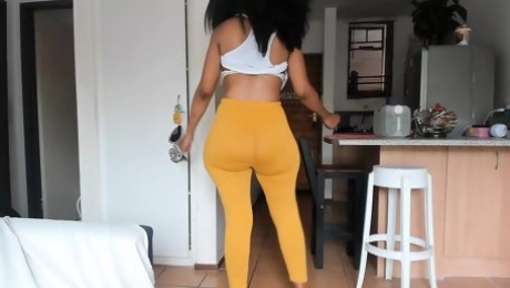 Booty Dancing Ebony, in leggings, sexy big-ass strip tease